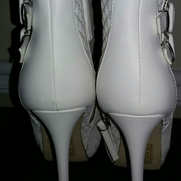 Booties -5 inch heels - Picture 2 of 4